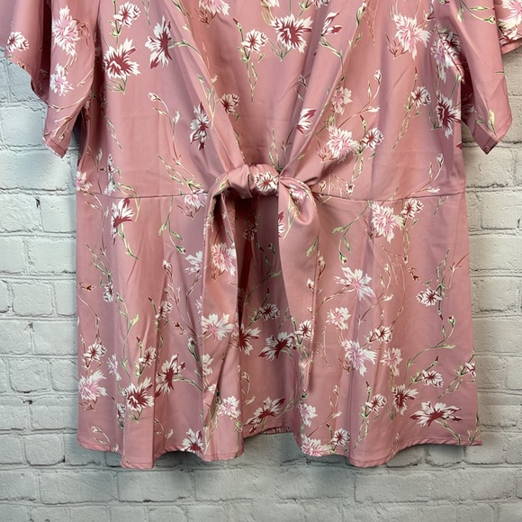 BloomChic Pink Floral Ruffle Sleeve Keyhole Tie Front Top Plus Size 1X - Picture 5 of 6